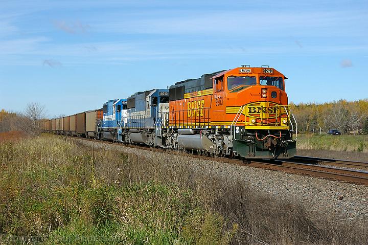 BNSF 9263 at Staples, MN.jpg